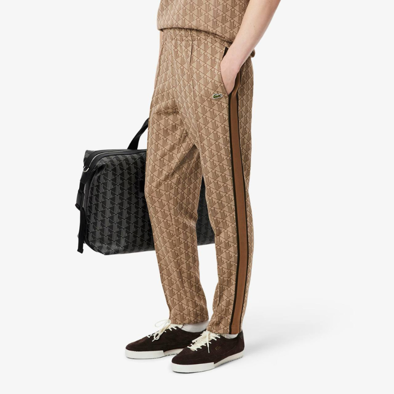 FELPA + PANTALONI IN OMAGGIO