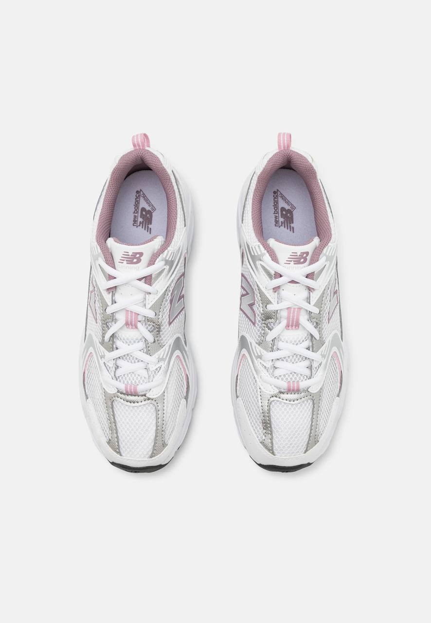 Sneaker 530