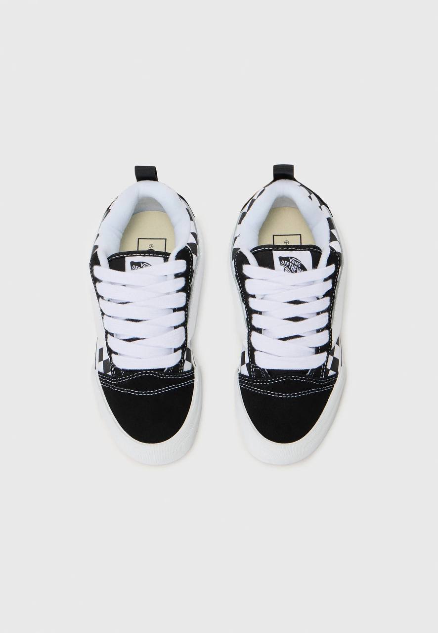 Sneaker Knu Skool