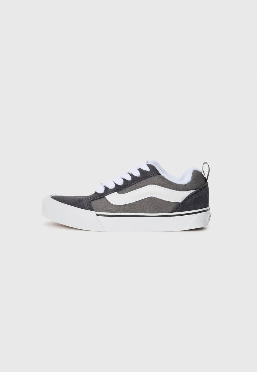 Sneaker Knu Skool