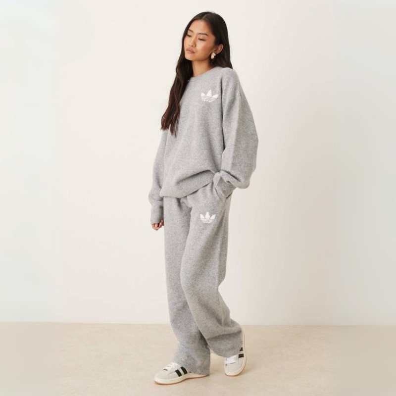 Felpa In Lana + Pantaloni In Regalo