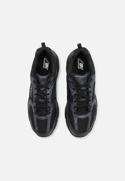 Sneaker 530